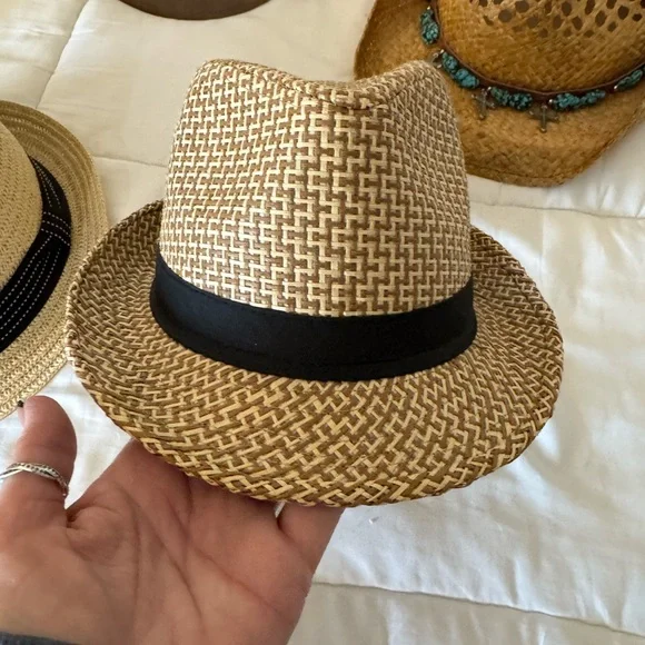 Hats Hats Hats- All 5 for one price. - Picture 6 of 17